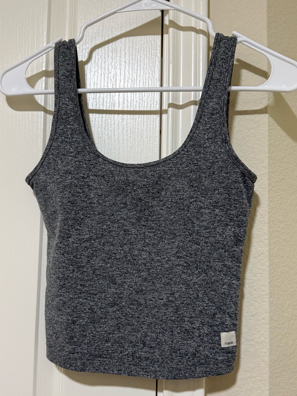 Like new Dark heather gray Vuori tank size XS
